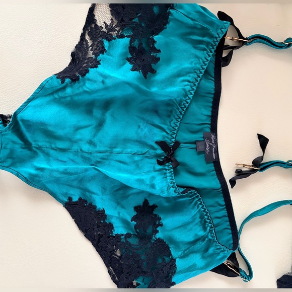 Agent Provocateur Teal and Black Lace Lingerie Set 3 pieces Silk - Picture 3 of 5